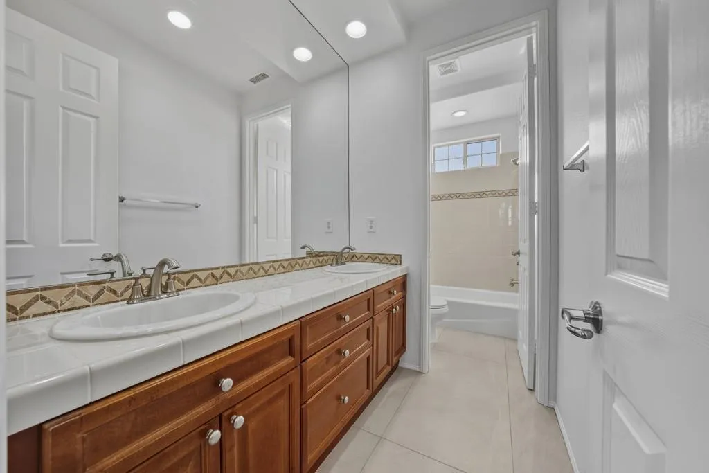 536 Via Assisi, Cathedral City, California 92234 home-pic-24